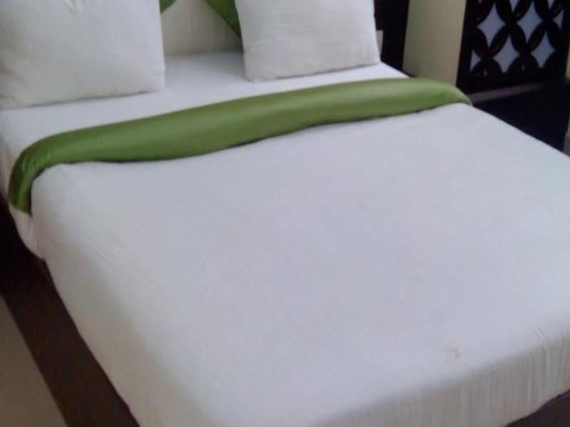 Hotel R K International ลัคเนา ภายนอก รูปภาพ